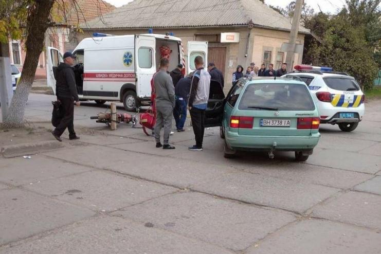 В Килии столкнулись автомобиль и мопед: есть пострадавшие